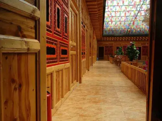 Xiahe Riyue Mountain Villa