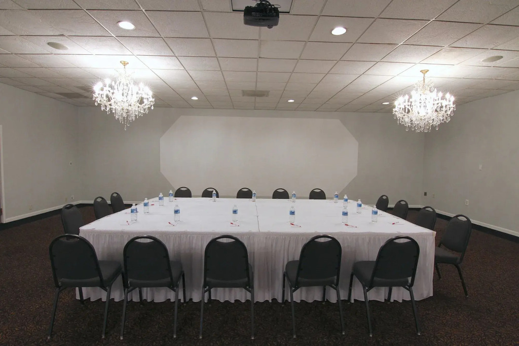 Ramada by Wyndham Henderson/Evansville