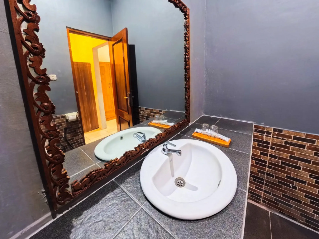 Ketapang Guesthouse Echo Beach Canggu