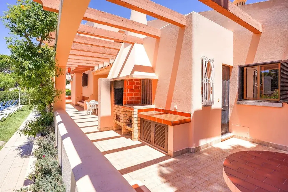 Villa in Vilamoura with Pool near Beach