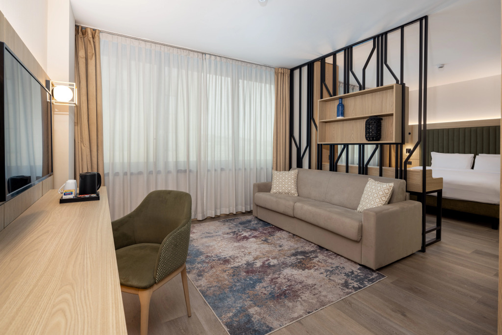Holiday Inn Naples by IHG