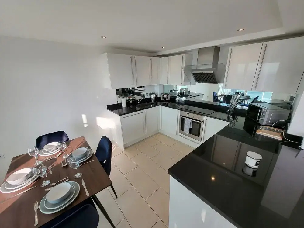 Seafront 3 Bed Duplex Apartment, Portland
