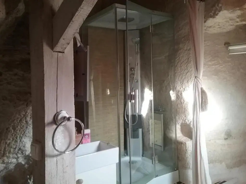 Troglodyte loft