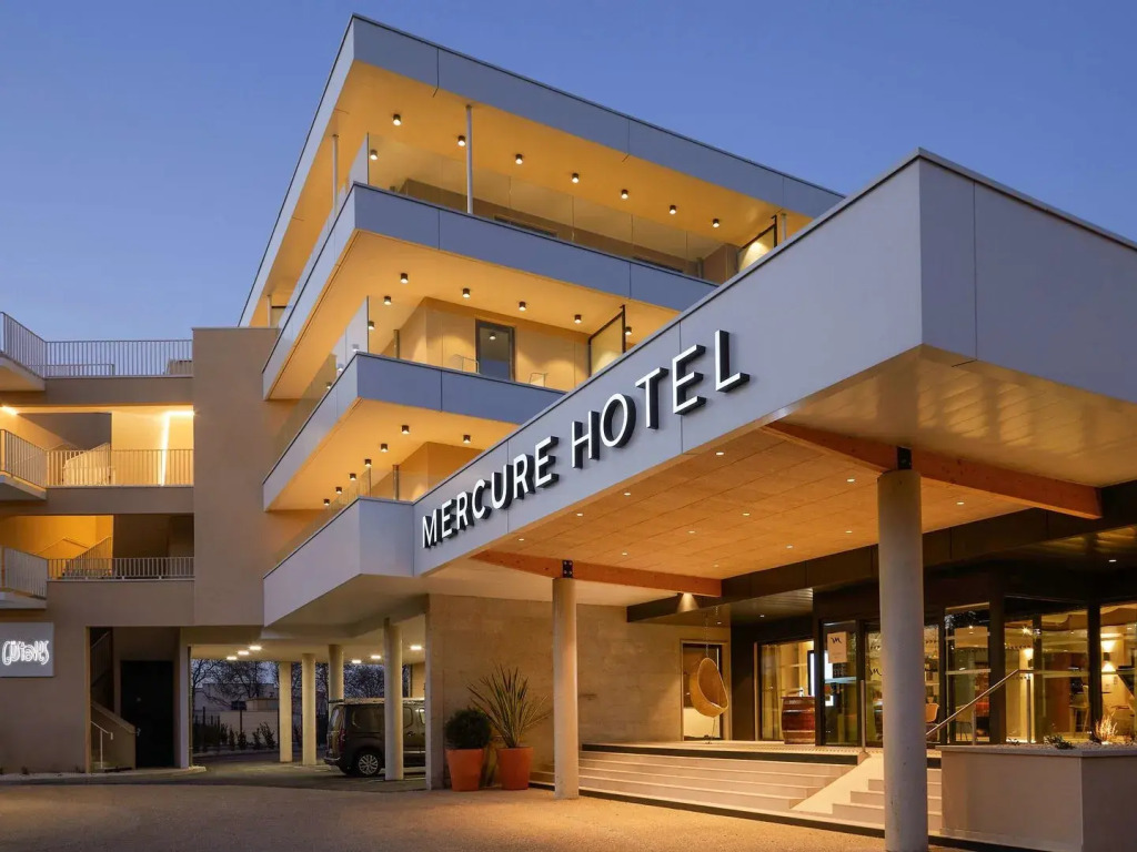 Mercure Avignon TGV Hotel & Spa