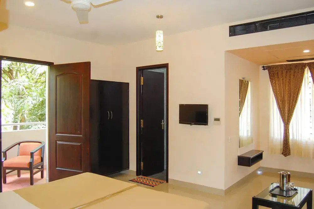 Philomena Hotel & Apartment