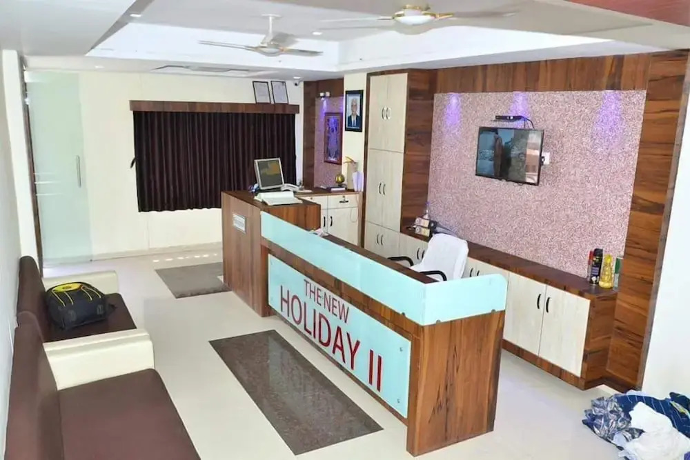 Hotel The New Holiday Inn