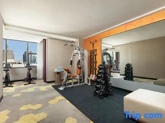 Haofeng Wyndham Hotel (Lincang Municipal Government Yulong Lake Park)