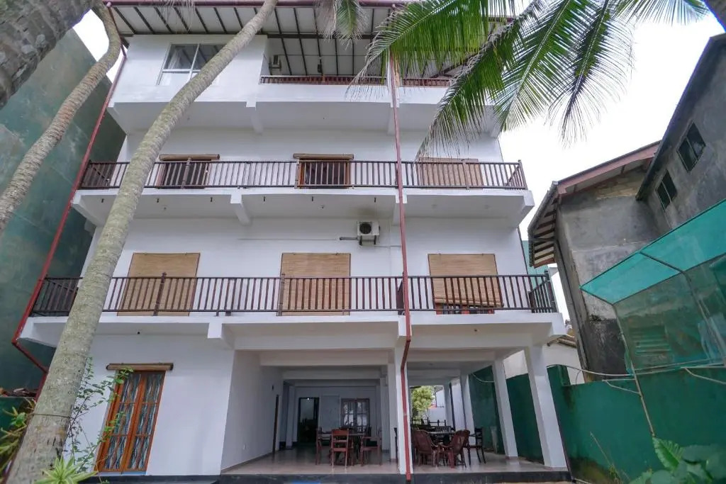 PRANA Beach Hotel Hikkaduwa