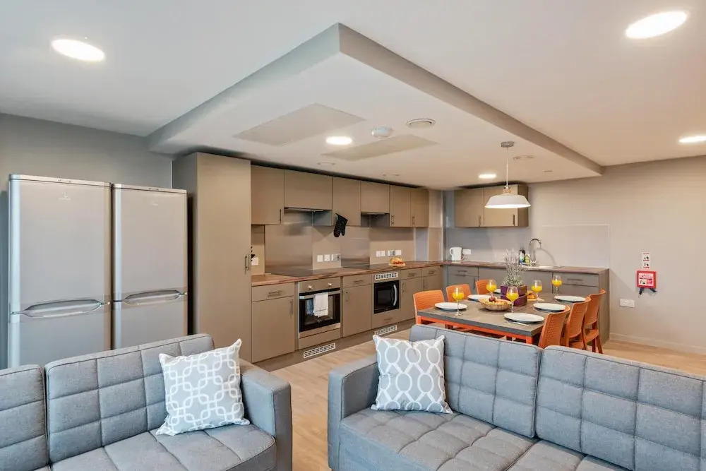 Fabulous Large City Centre 6BR Apartment -sleeps 6