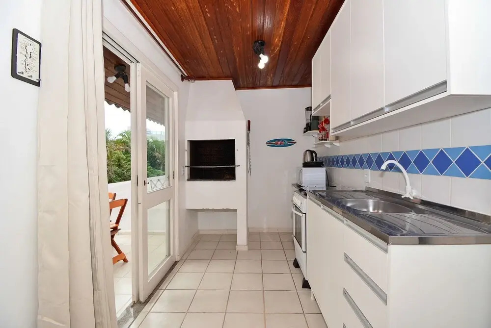 Apê a 150m da praia de Canasvieiras