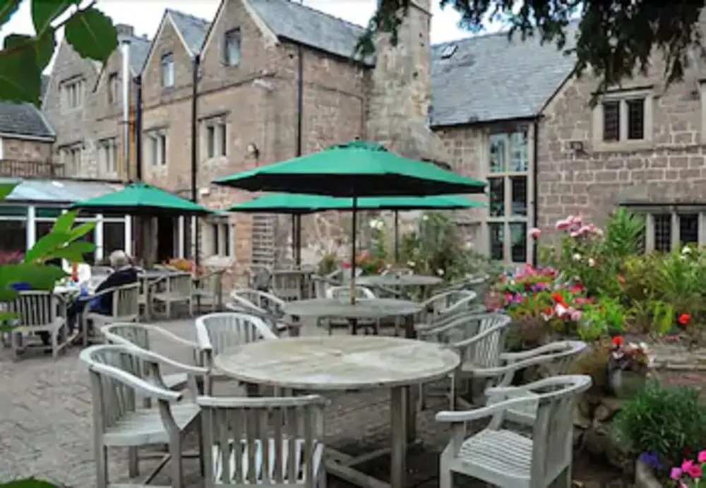 Old Court Hotel & Apartments