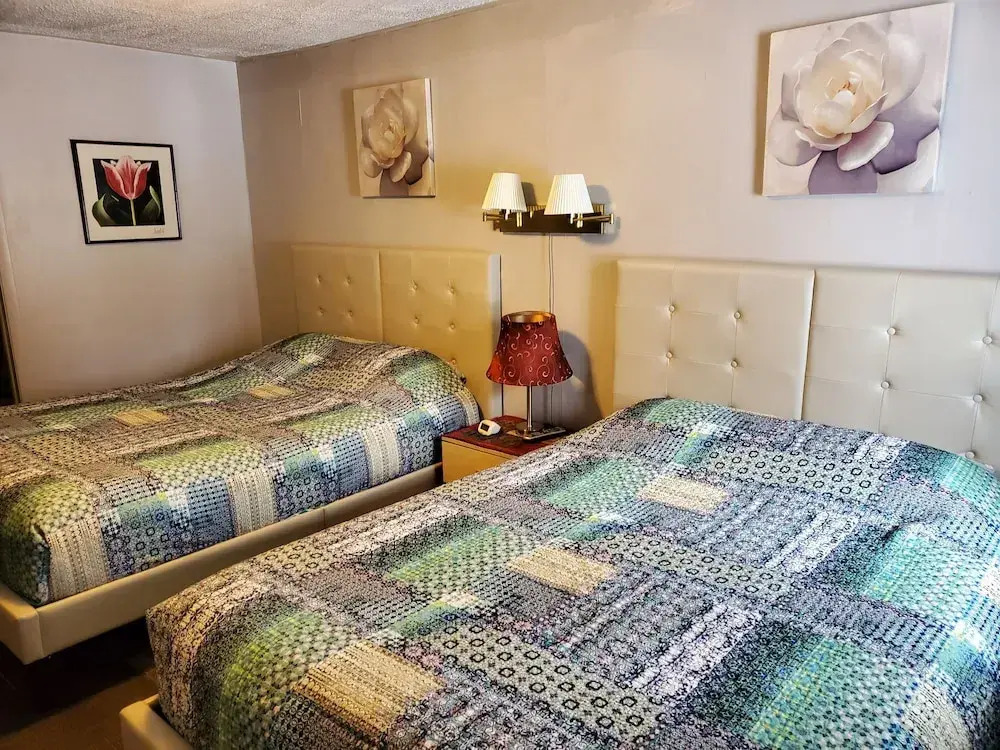 River Country Motor Lodge
