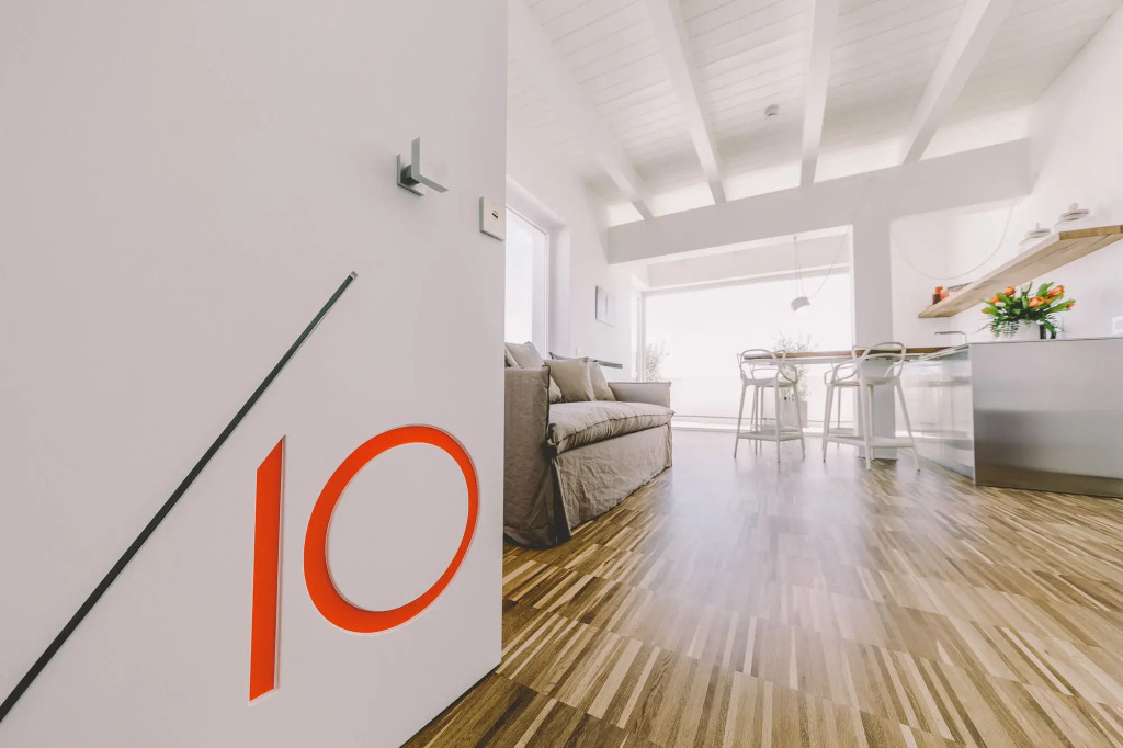 Suite 10 Home Design & Spa
