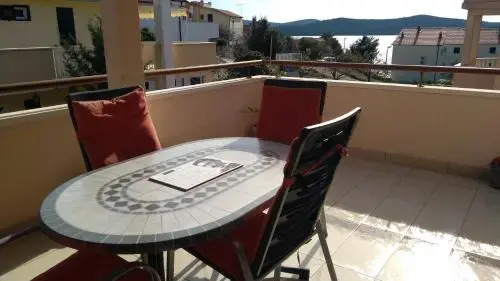 Apartment Švrćo
