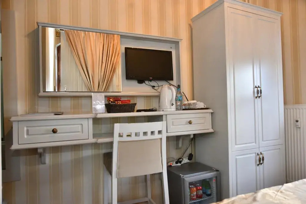 Augustus Boutique Hotel