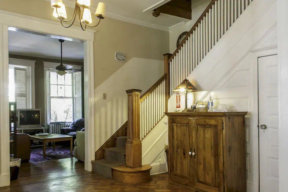 Adams Inn