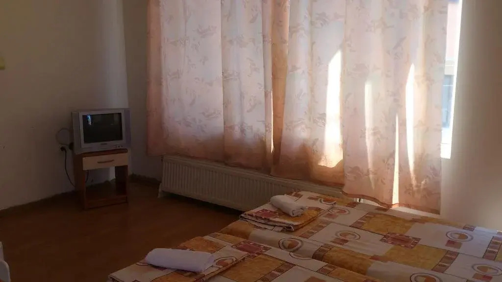 Guest House Eos