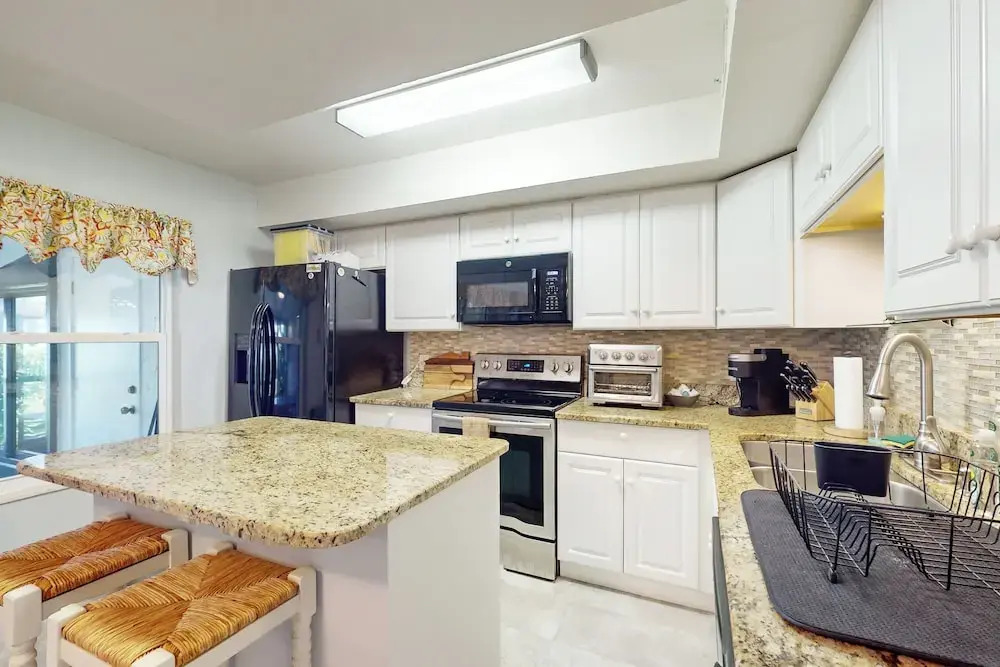1 Mi to Beach! Marco Island Family Getaway w/ Pool