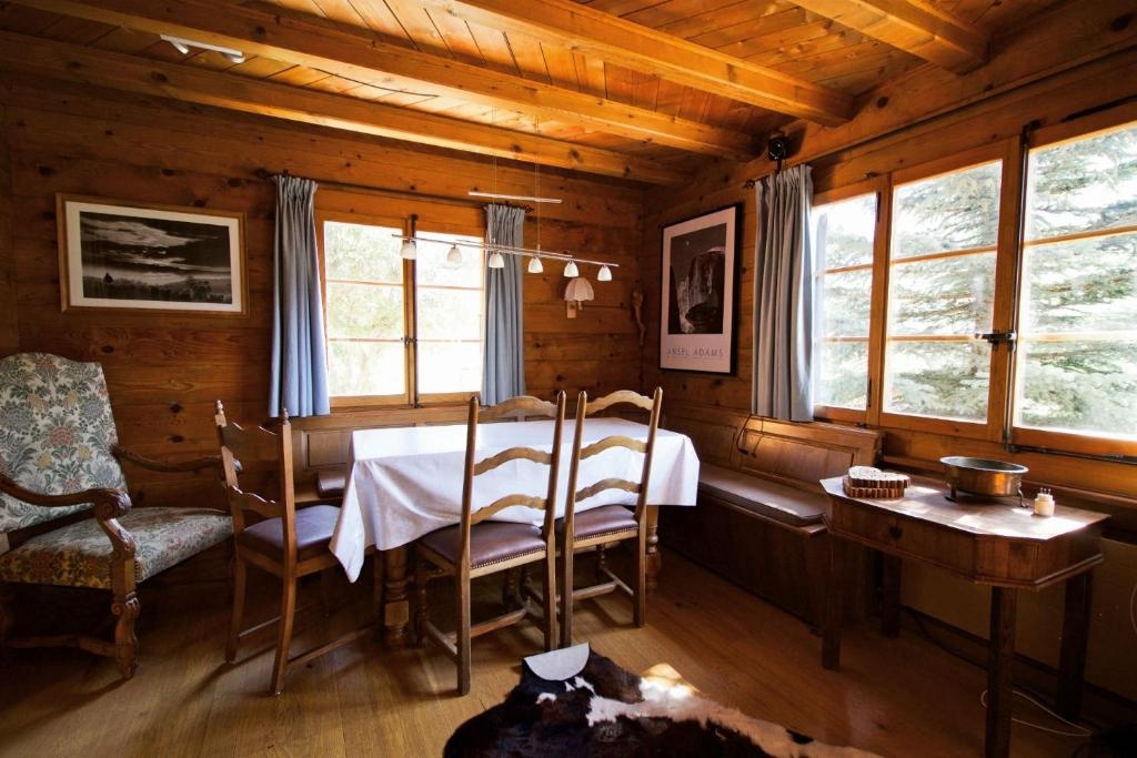 Magnifique chalet familial pour 10 personnes au coeur de Nax