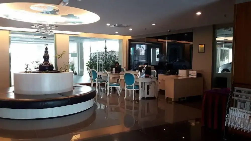 Marina Heights Resort