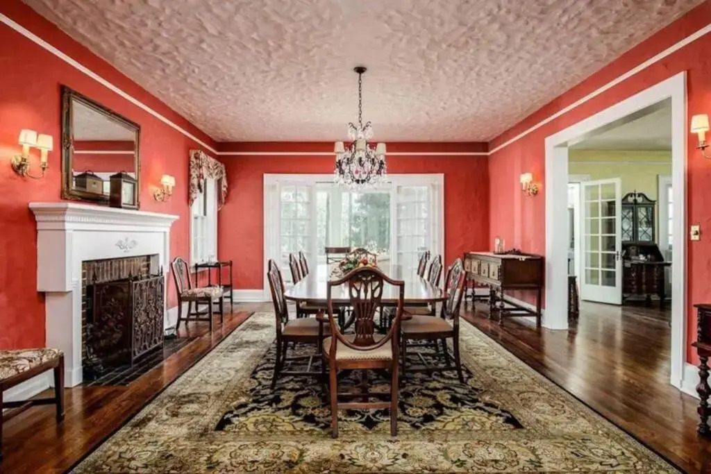 Knollwood House Bed & Breakfast