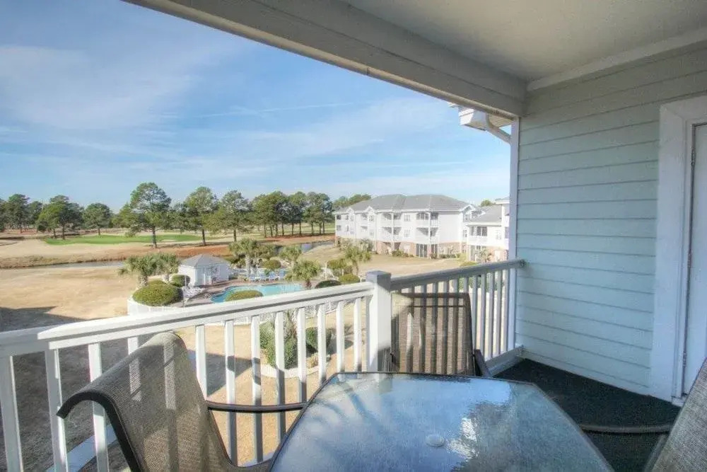 Magnolia North 302 4827 2 Br condo by RedAwning
