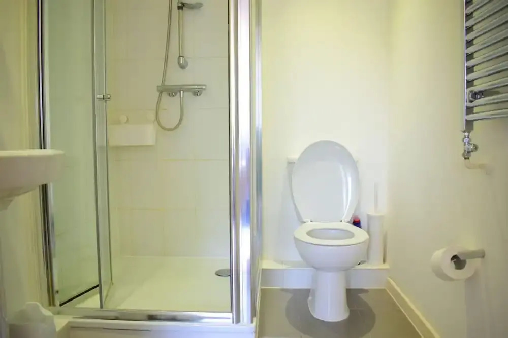 2 Bedroom Apartment with Private Balcony - Sleeps 5