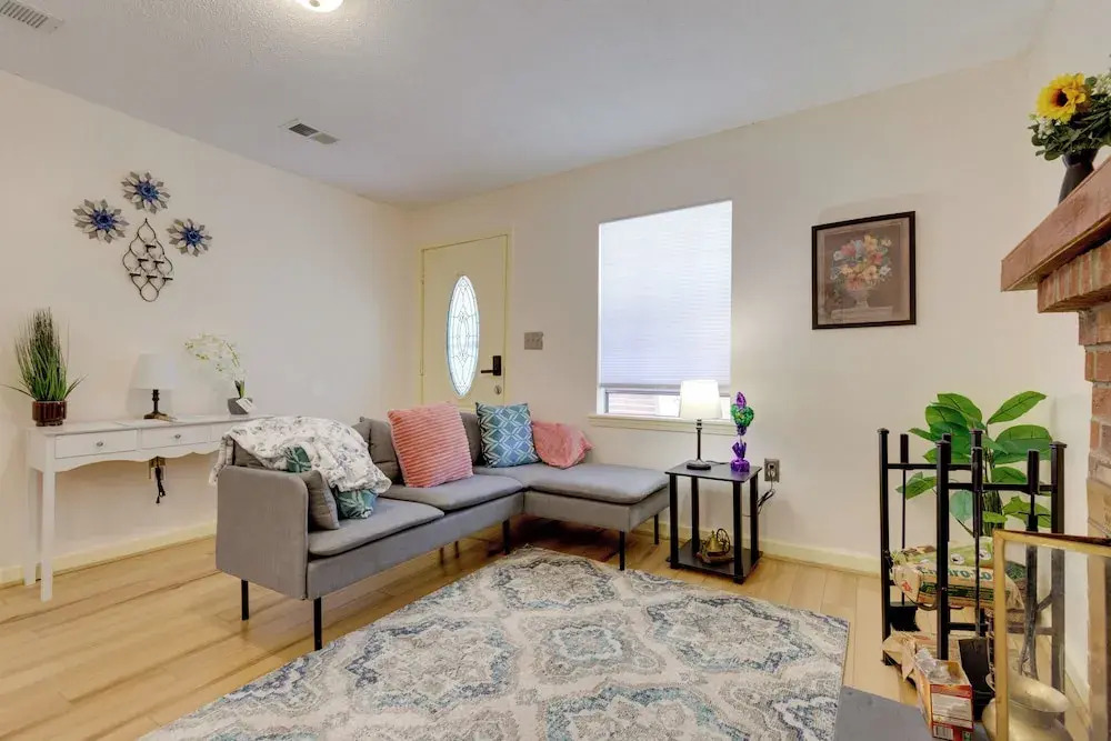Stunning Gulfport Getaway ~ 1 Mi to the Beach