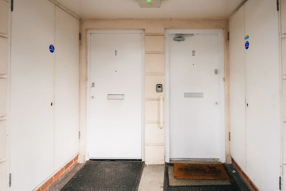 LUX Woolwich Flat 2 Stops to Canary Wharf