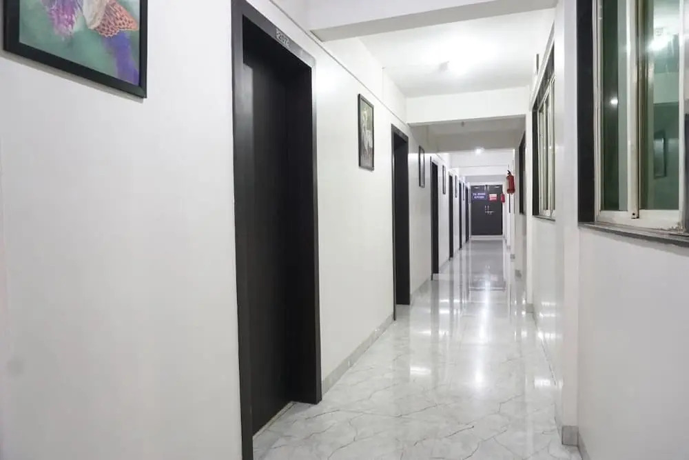 Collection O 81047 Hotel Viraj