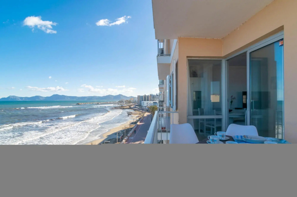 RAN DE MAR (CAN PICAFORT) - ADULTS ONLY - Fabulous seafront apartment with wonderful beach views. Free WiFi.