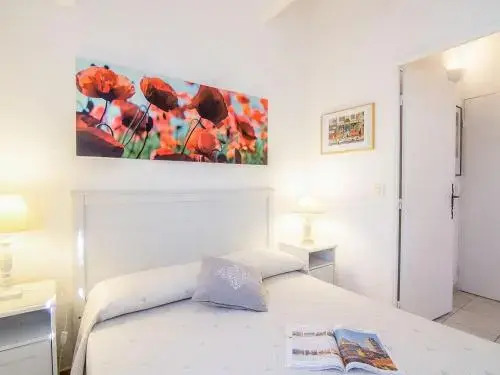 Holiday Home Les Parcs de Gassin-5