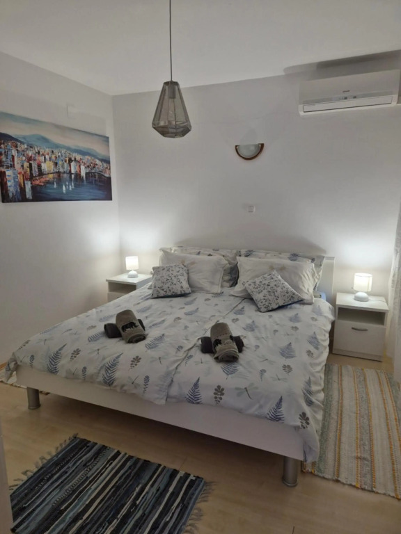 Lovely 2-bedroom apartment in Novi Vinodolski
