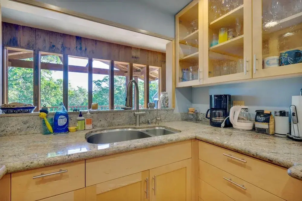 Healdsburg Home With Magnificent Vineyard View 2 Bedroom Home by RedAwning