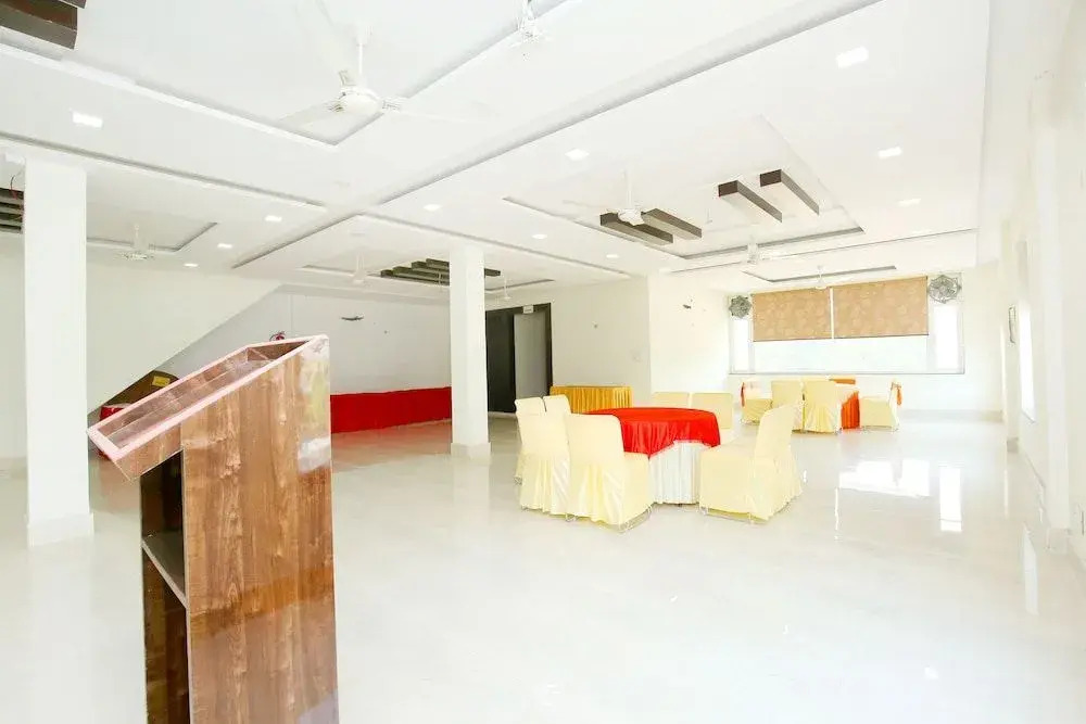 Oyo 40417 Hotel Grand Taj