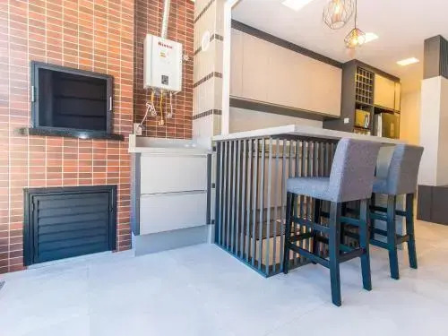 Ed. Porto Madero. Apartamento alto padrão próximo a Praia de Bombinhas!