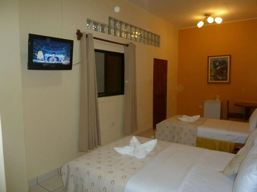 Hostal Huayruro