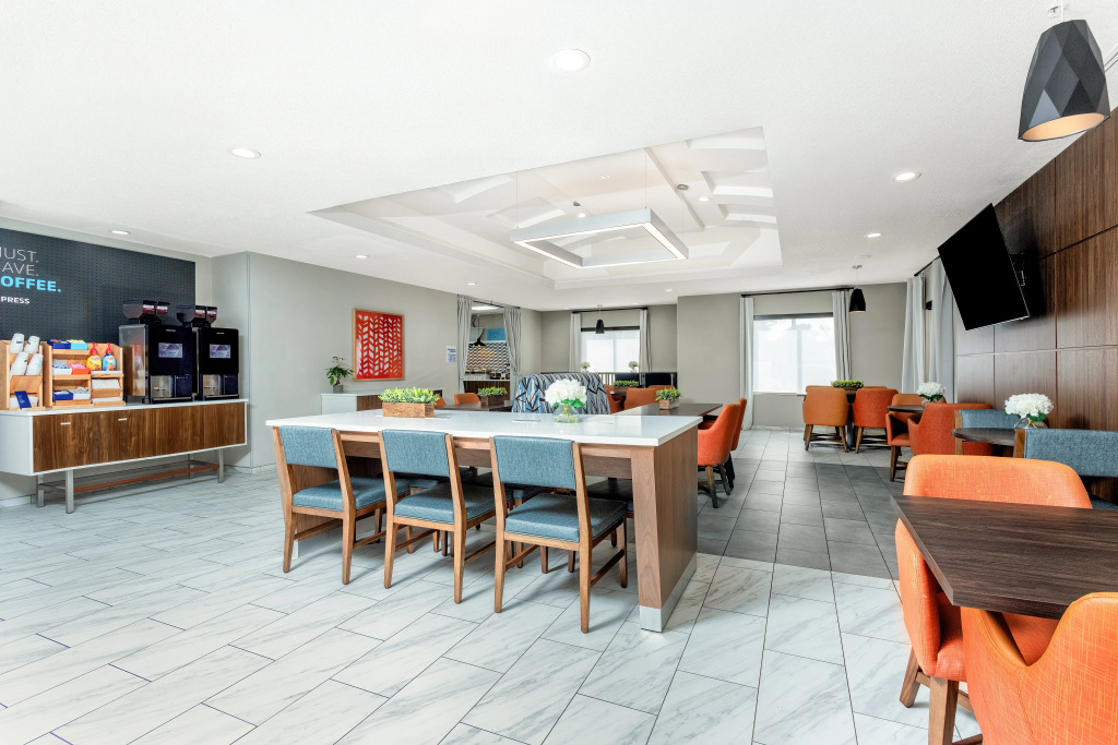 Holiday Inn Express & Suites Ormond Beach - North Daytona by IHG