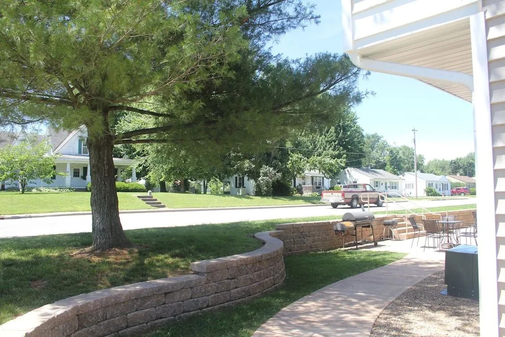 Green Acres Hotel
