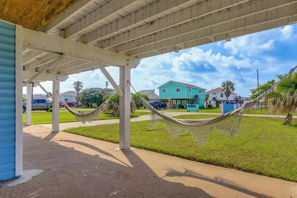 Walk to Beach & State Park: Texas Gulf Coast Home