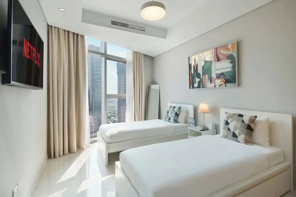 Chic 2BR in Paramount Midtown