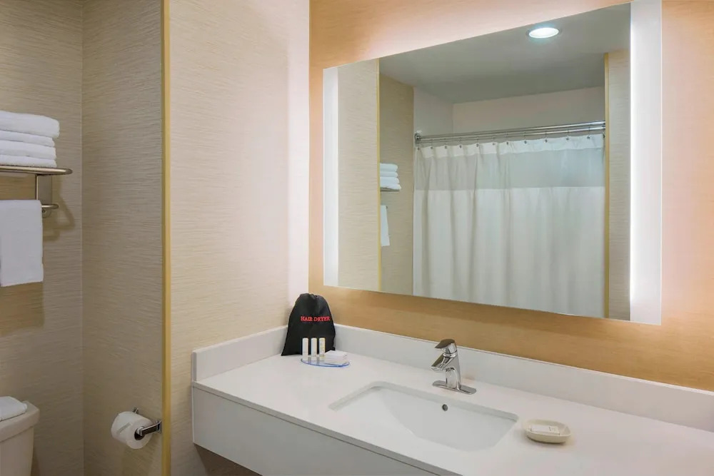 Holiday Inn Express Hotel And Suites Bridgewater Branchburg