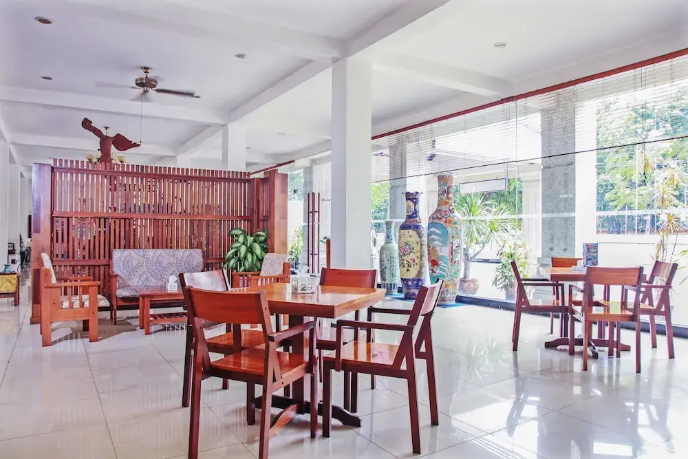 RedDoorz near Tanjung Perak