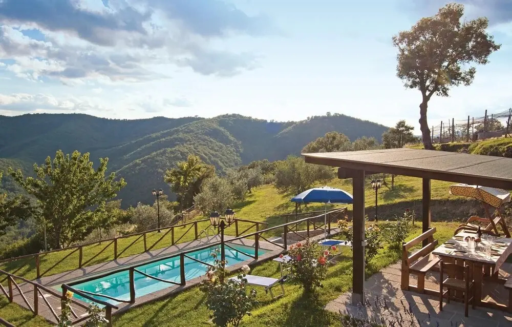 Amazing Home in Cortona AR With 4 Bedrooms, Wifi and Outdoor Swimming Pool
