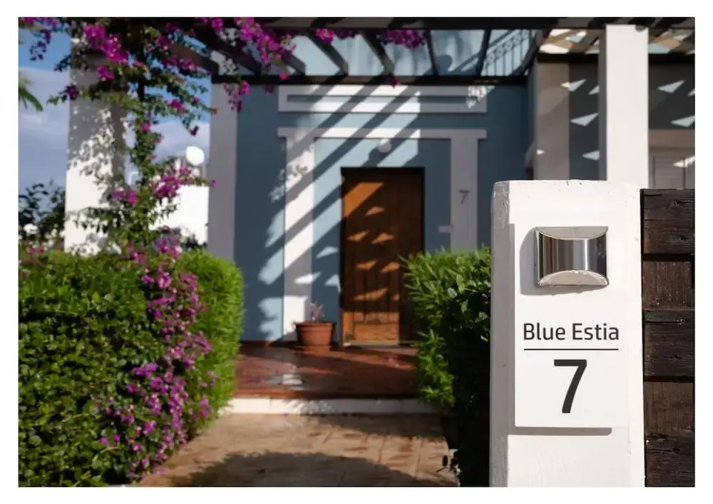 Blue Estia Villa - Pool, Wifi, Summer Breeze