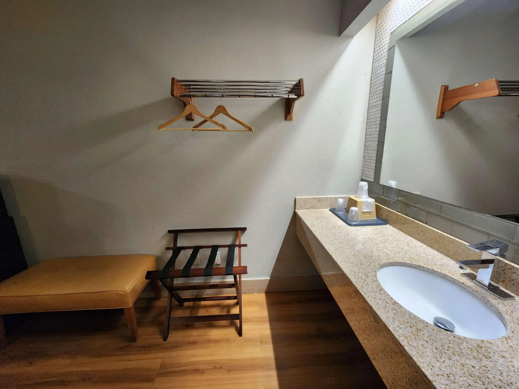 Americas Best Value Inn and Suites Little Rock