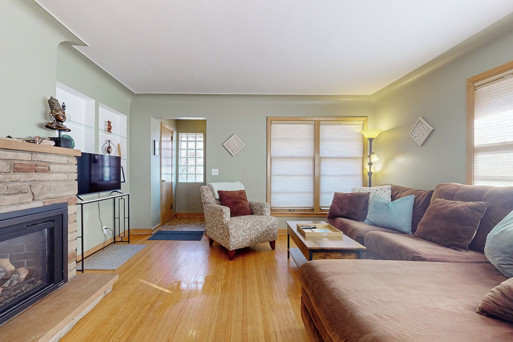 2BR Centrally Located Duplex Near Shopping