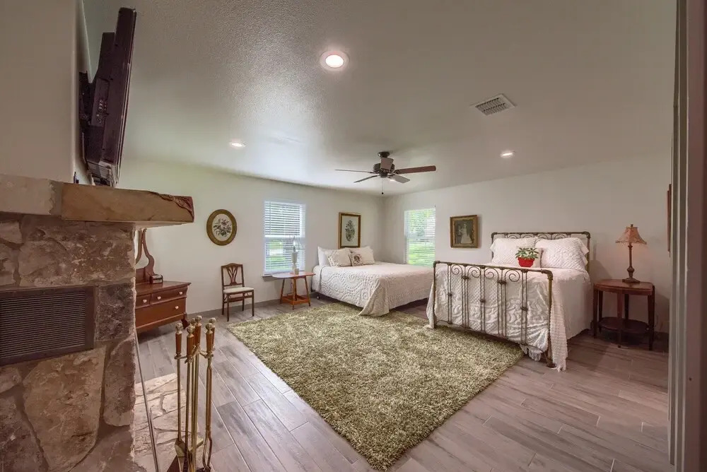 Down River Haus Ld 727 3 Bedroom Home by RedAwning