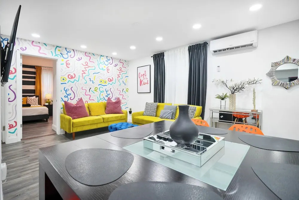 6 to 42 Guests 6 Kitchens Comfort Retreat Heart Wynwood