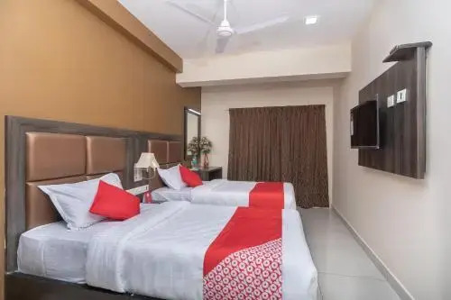 V Grand By OYO Rooms